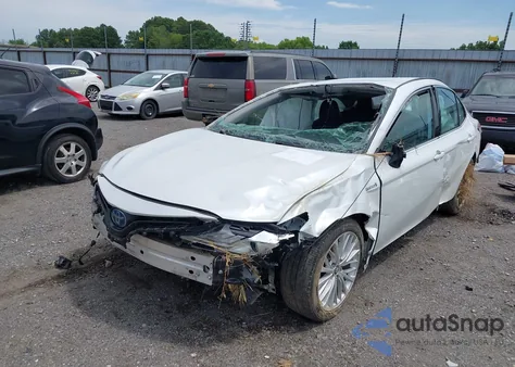 2020 Toyota Camry Xle z USA, uszkodzony, nr VIN 4T1F31AK8LU520706